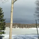 Dreamy Lake House - Fireplace, Firepit & Pet Friendly