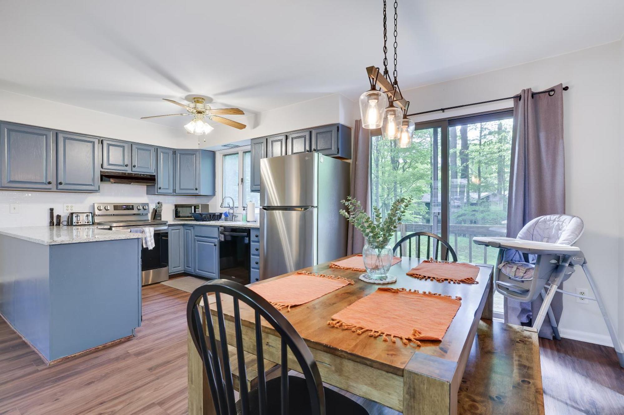 Dreamy House - Fireplace, Firepit & Pet Friendly *