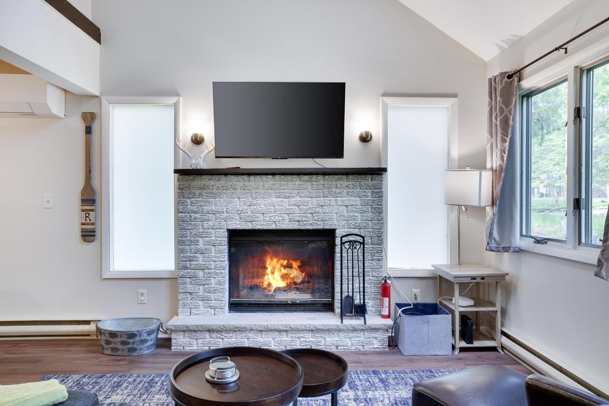 Dreamy House - Fireplace, Firepit & Pet Friendly